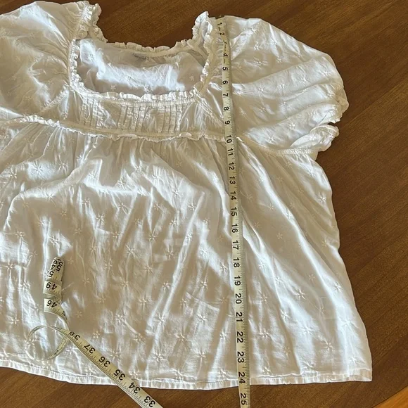 Old Navy White flowy puff sleeved Top - Picture 8 of 8